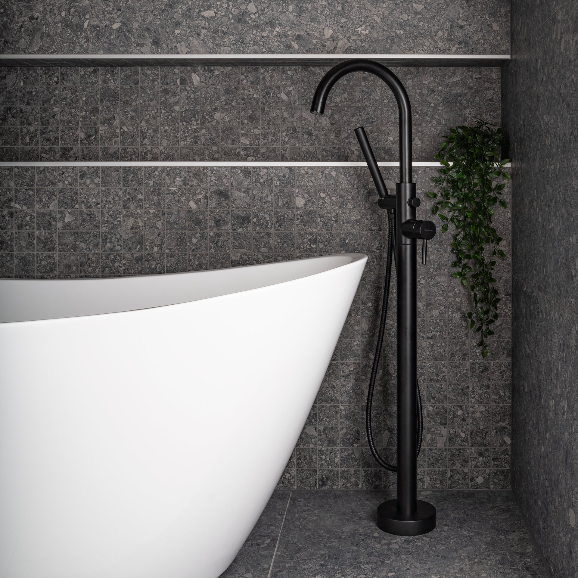 Gulvmontert Badekararmatur () Gulvmontert Badekararmatur