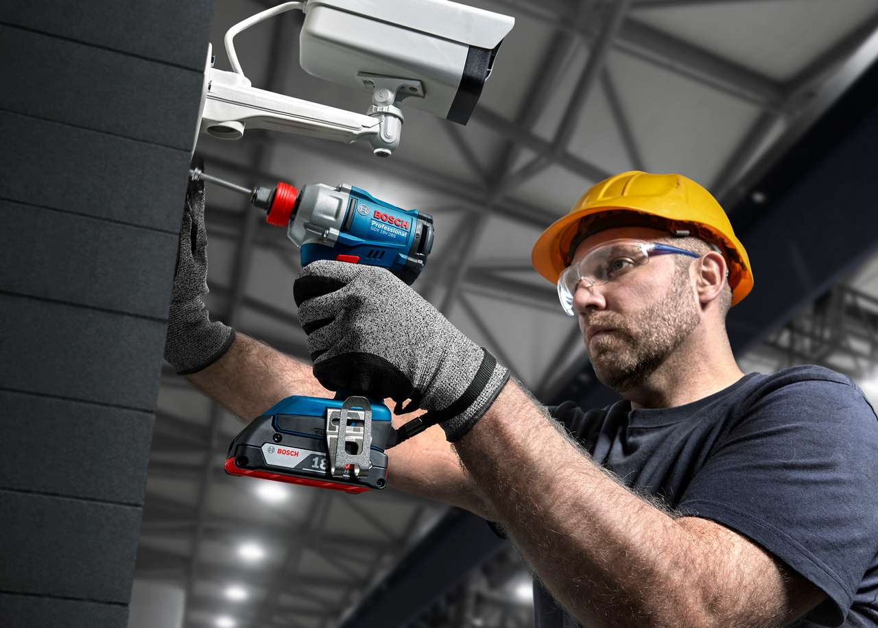 BOSCH KOMBITREKKER GDX18V-285 2XGBA 18V 4AH LB | Megaflis.no