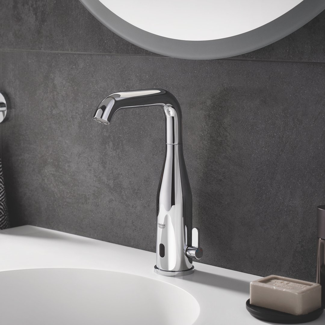 GROHE ESSENCE E berøringsfri kran 161mm tut/230V 1t m/bl t/h