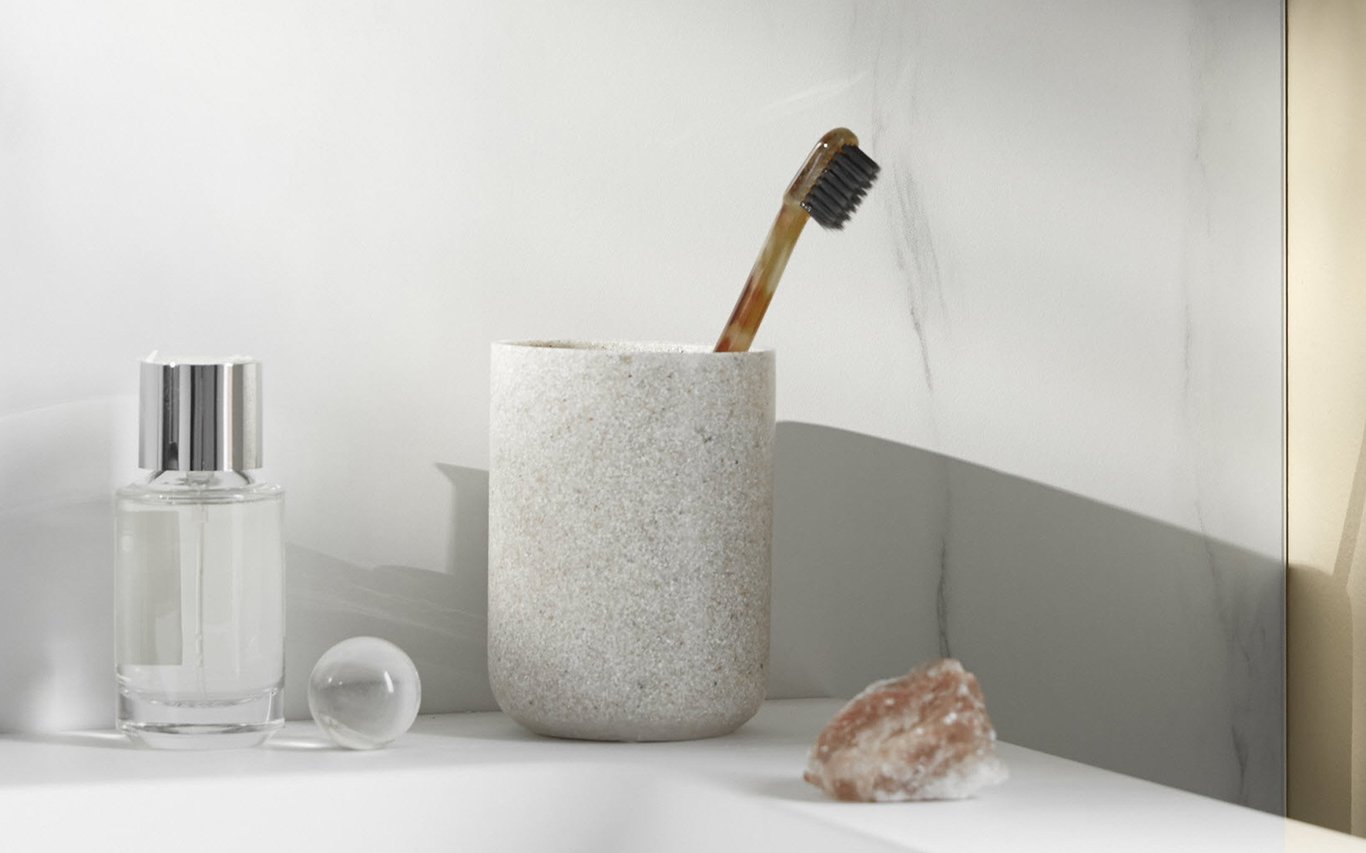 Monter baderomspanel slik