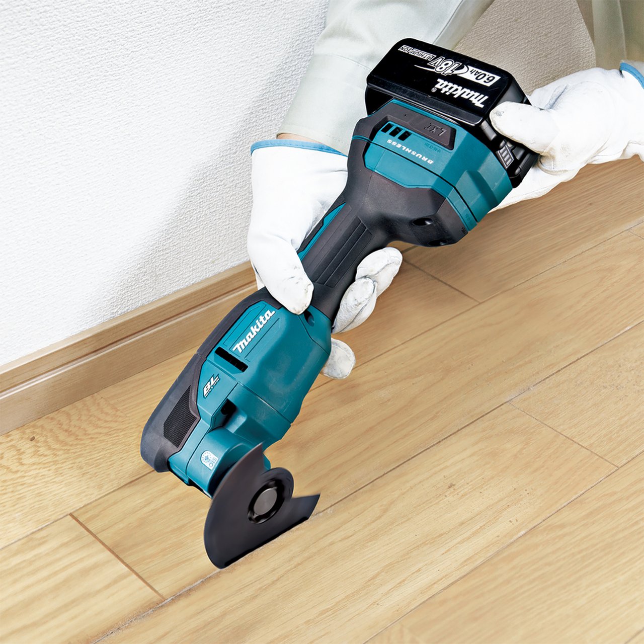 MAKITA MULTIVERKTØY 18V DTM53Z MAKITA MULTIVERKTØY 18V DTM53Z