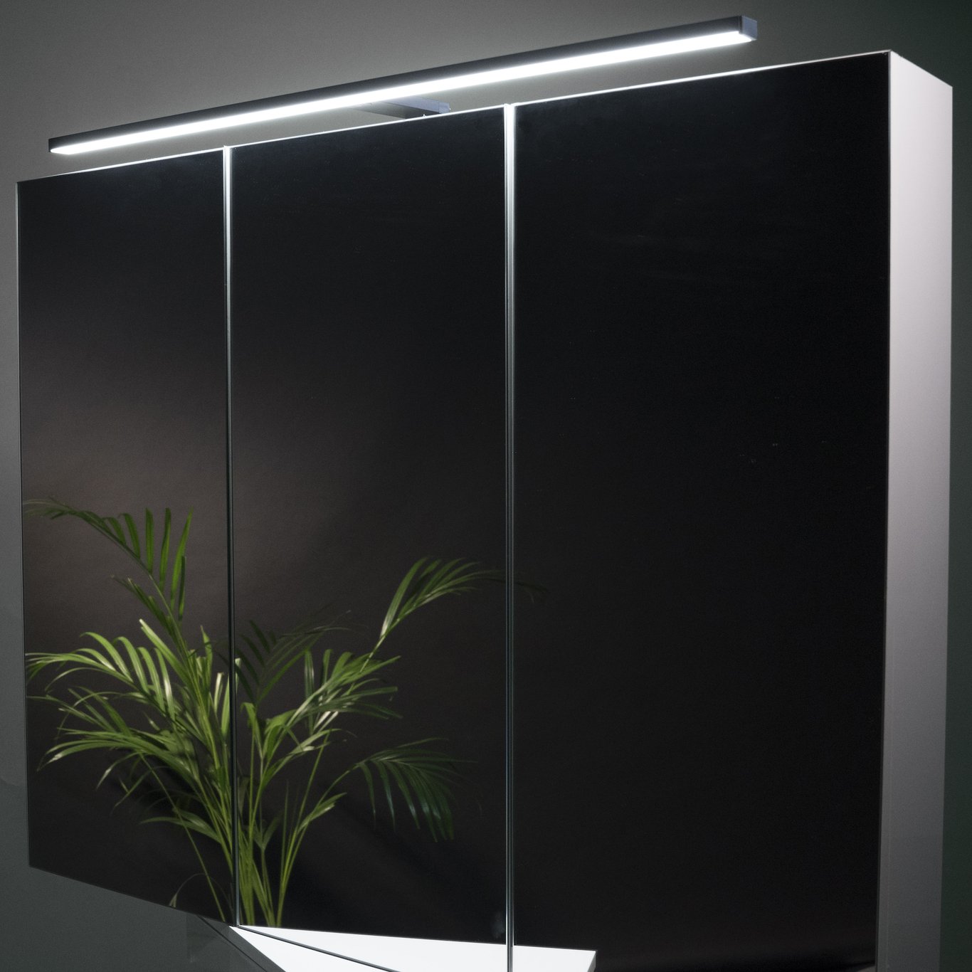 TREND LISE LED BADEROMSLAMPE 80 CM DIMTOWARM, SORT TREND LISE LED BADEROMSLAMPE 80 CM DIMTOWARM, SORT