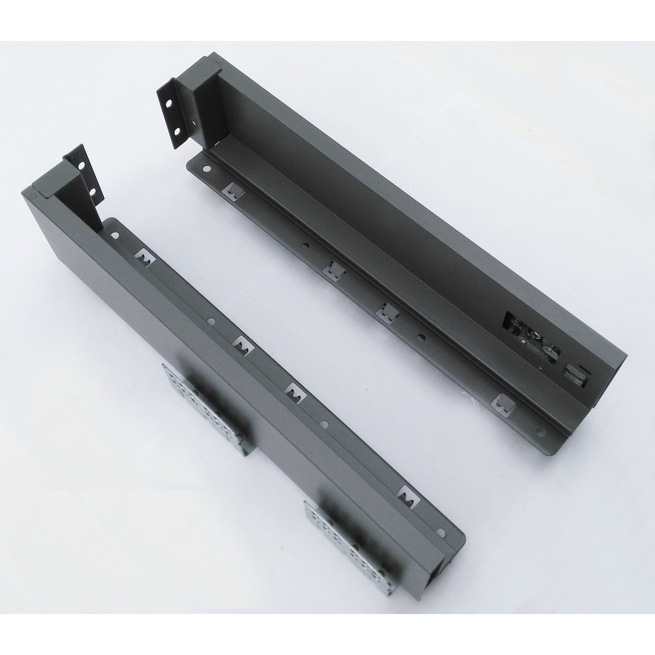 LIND SKINNESETT TIL ØVRE SKUFF LIND SKINNESETT TIL ØVRE SKUFF