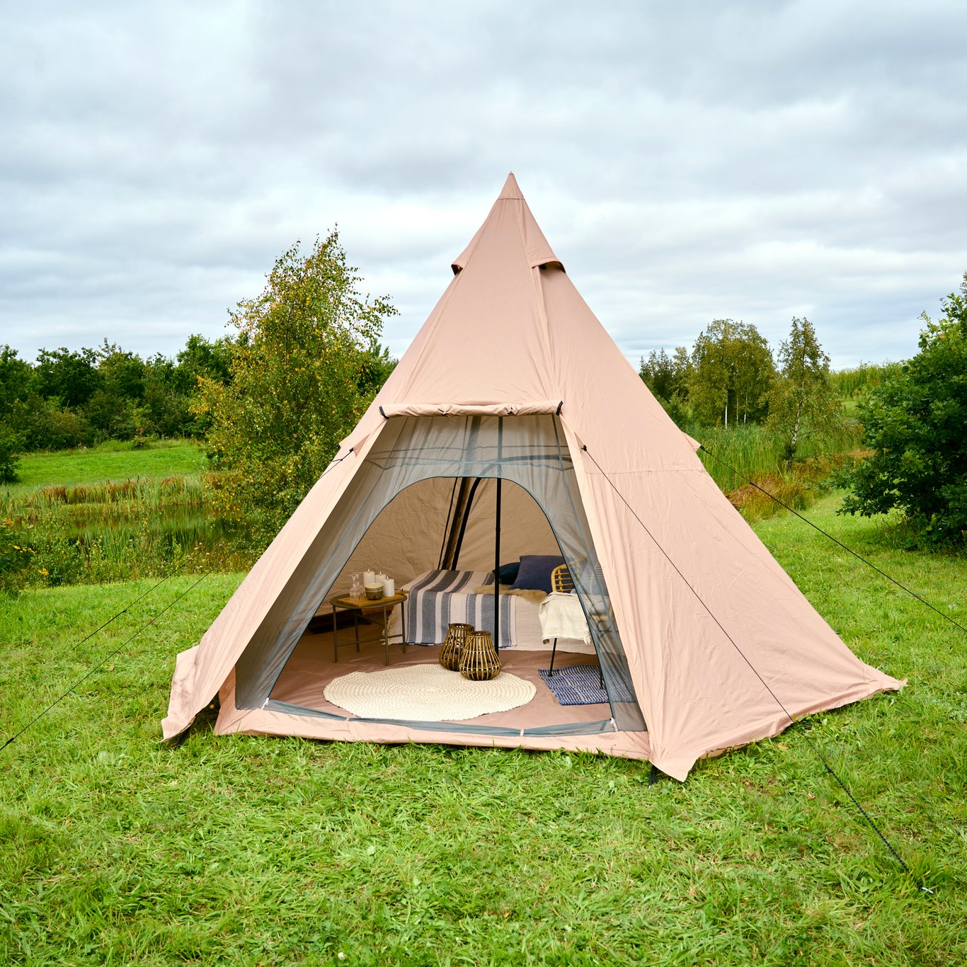 OUTFIT TELT TIPI 6 PERSONER