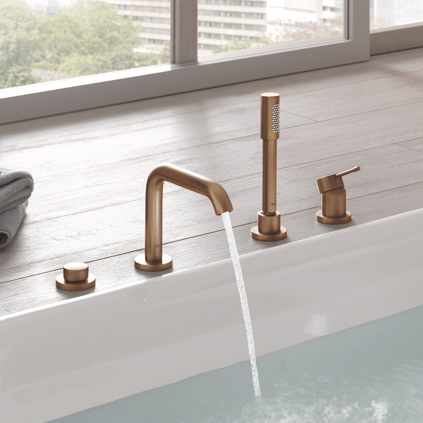 GROHE ESSENCE 4-HULLS KAR- OG DUSJKOMBINASJON BØRSTET WARM SUNSET GROHE ESSENCE 4-HULLS KAR- OG DUSJKOMBINASJON BØRSTET WARM SUNSET