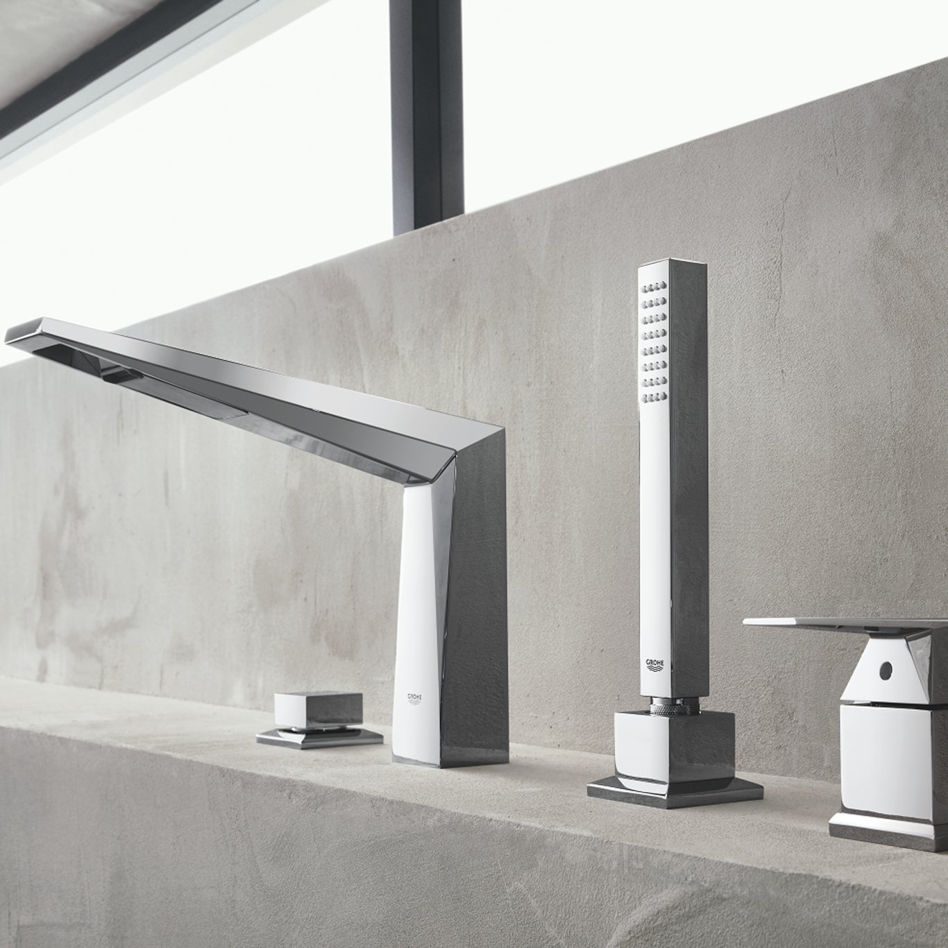 GROHE ALLURE BRILLIANT 4-HULLS KAR- OG DUSJKOMBINASJON KROM GROHE ALLURE BRILLIANT 4-HULLS KAR- OG DUSJKOMBINASJON KROM