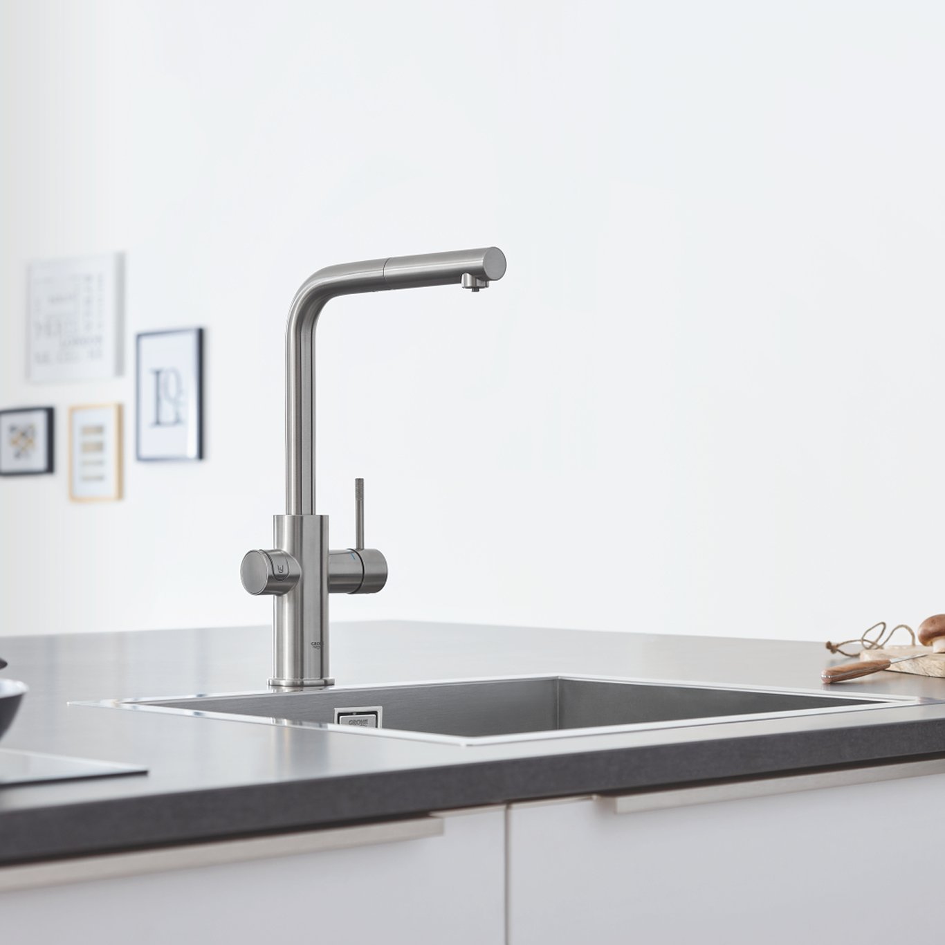GROHE BLUE HOME KJØKKENARMATUR M/UTTREKKBAR L-TUT STARTSSETT SUPERSTEEL GROHE BLUE HOME KJØKKENARMATUR M/UTTREKKBAR L-TUT STARTSSETT SUPERSTEEL
