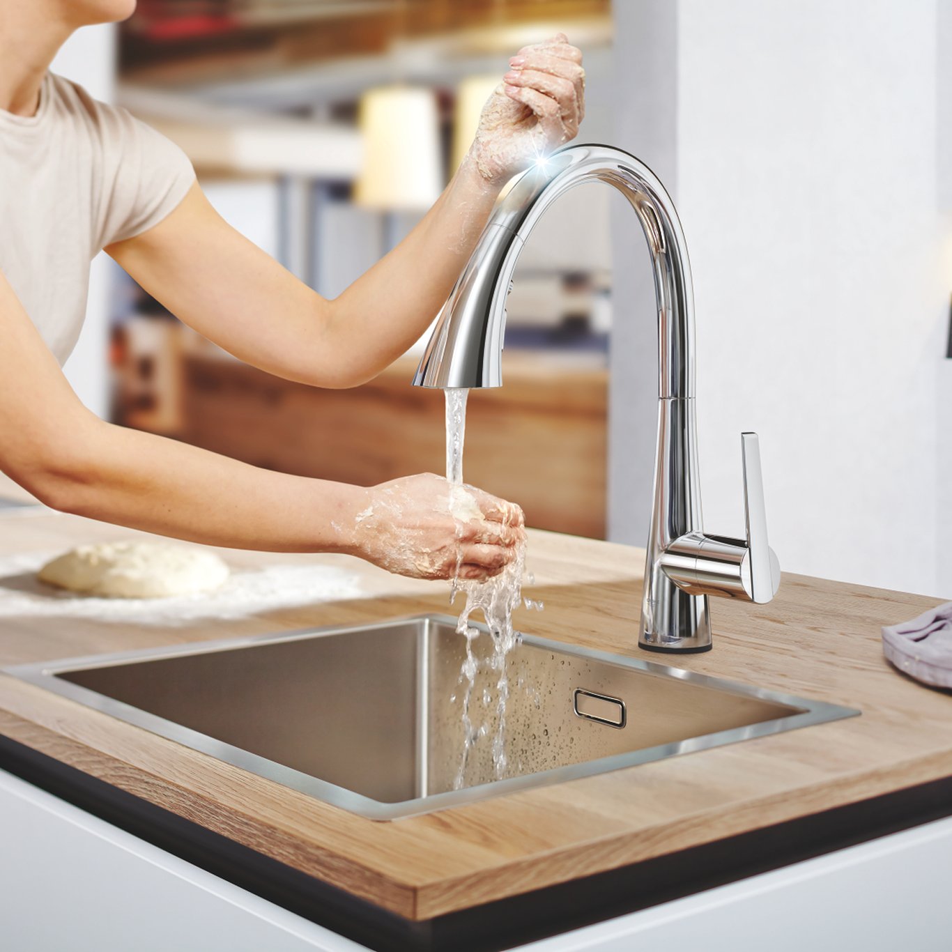 GROHE ZEDRA TOUCH 6V ELEKTRONISK KJØKKENARMATUR M/UTTREKKBAR TUT KROM GROHE ZEDRA TOUCH 6V ELEKTRONISK KJØKKENARMATUR M/UTTREKKBAR TUT KROM