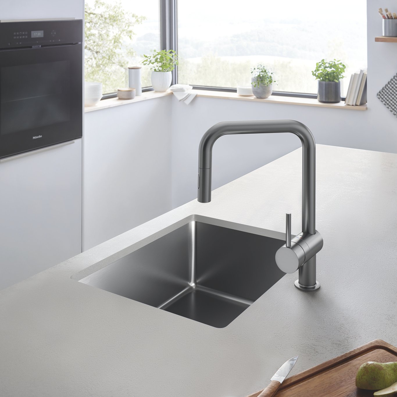 GROHE MINTA KJØKKENARMATUR M/UTTREKKBAR U-TUT BØRSTET HARD GRAPHITE GROHE MINTA KJØKKENARMATUR M/UTTREKKBAR U-TUT BØRSTET HARD GRAPHITE