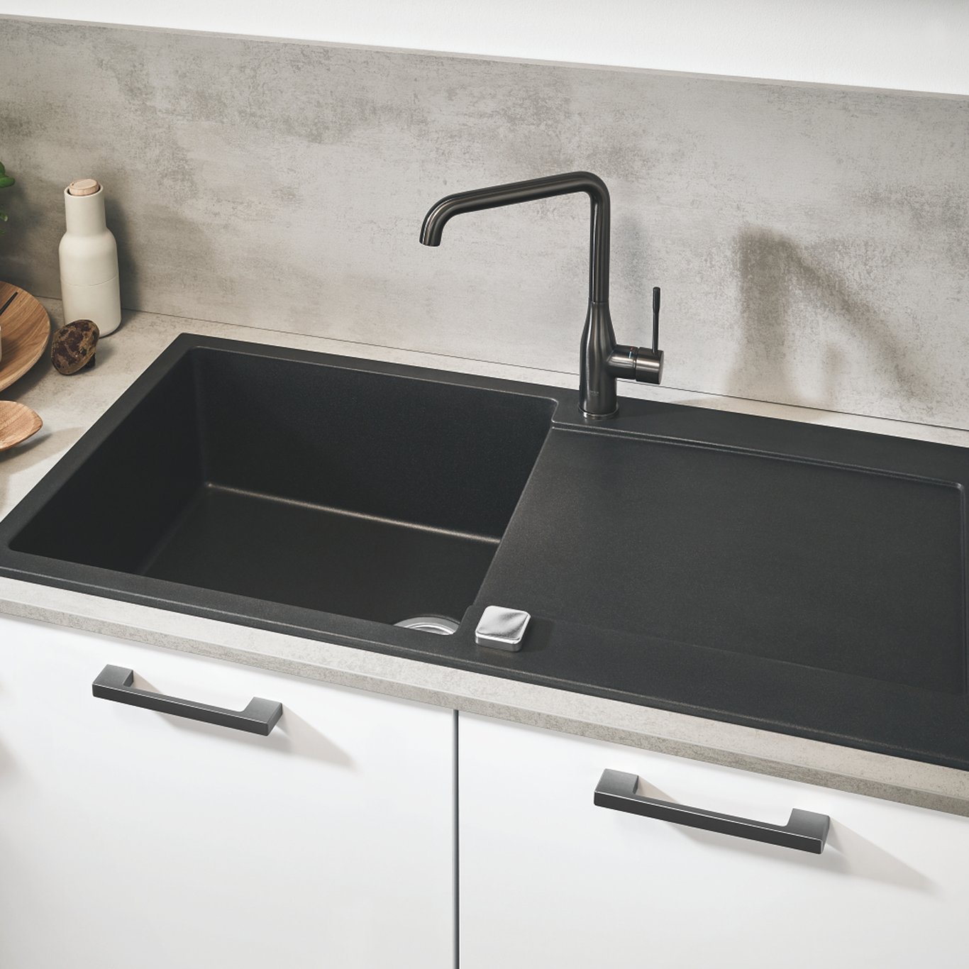 GROHE K500 KJØKKENKUM 100X50 CM SORT KVARTSKOMPOSITT M/AVLØPSGARNITYR GROHE K500 KJØKKENKUM 100X50 CM SORT KVARTSKOMPOSITT M/AVLØPSGARNITYR