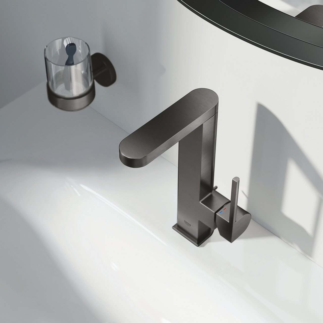 GROHE PLUS L SERVANTBATTERI M/UTTREKKBAR TUT & OPPLØFT BØRSTET HARD GRAFITT