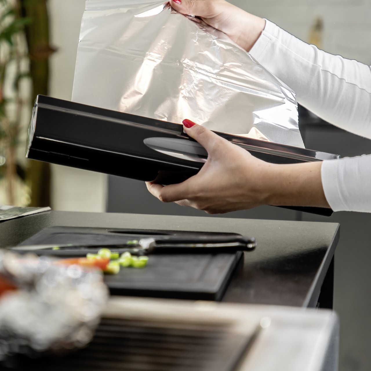 WENKO OUTDOOR FOLIEDISPENSER, SORT WENKO OUTDOOR FOLIEDISPENSER, SORT