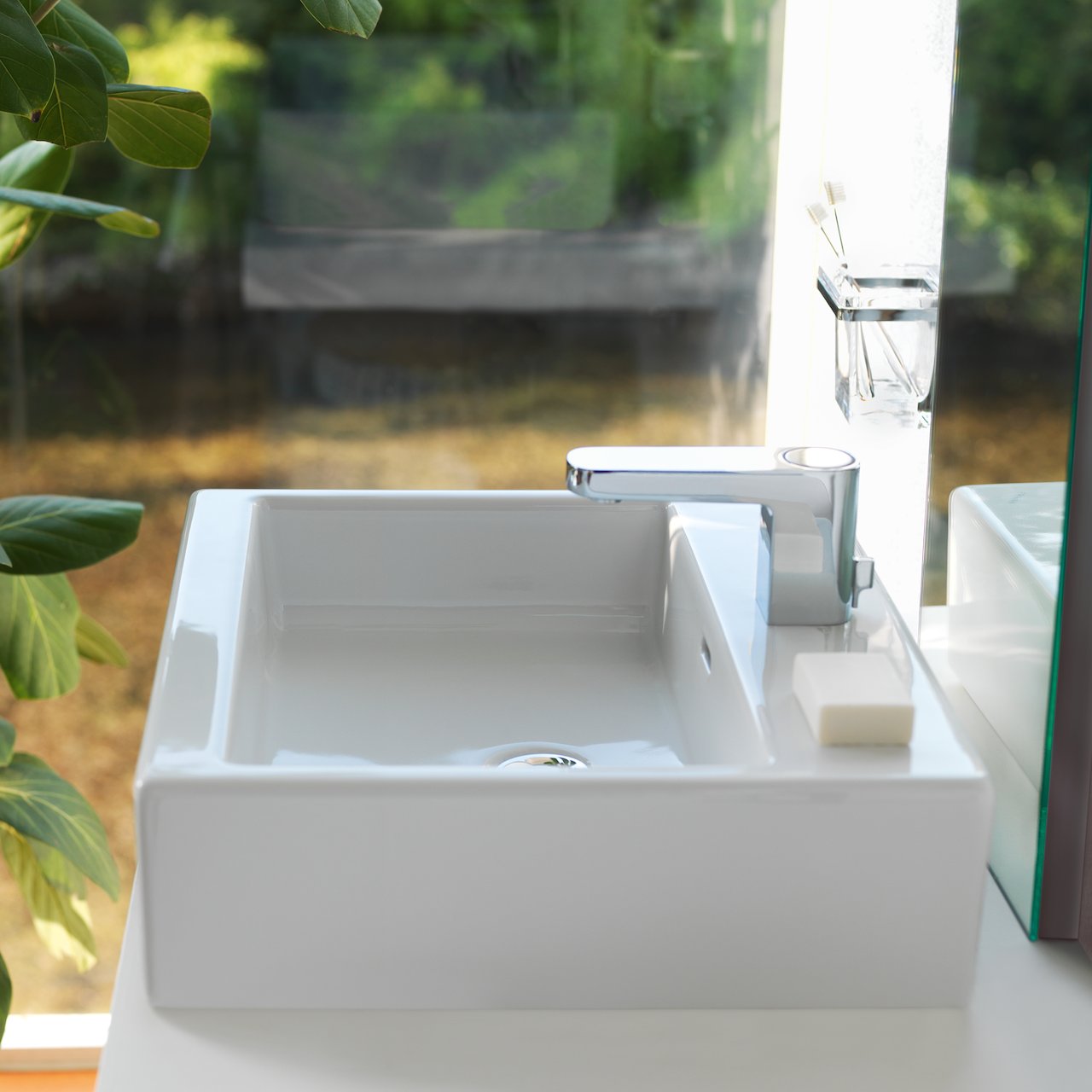 LAUFEN LIVING CITY SERVANT 50X42,5 CM U/ARMATURHULL HVIT LAUFEN LIVING CITY SERVANT 50X42,5 CM U/ARMATURHULL HVIT