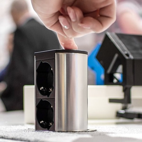 BACHMANN ELEVATOR STIKKONTAKT 2 X SCHUKO STÅL BACHMANN ELEVATOR STIKKONTAKT 2 X SCHUKO STÅL