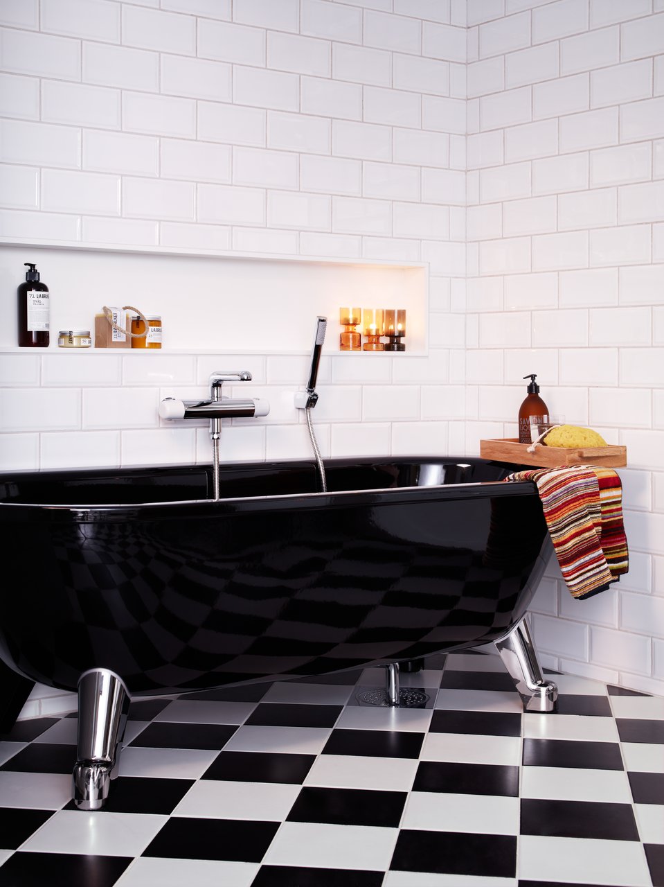 GUSTAVSBERG 6316 FRITTSTÅENDE BADEKAR U/BENSETT SORT