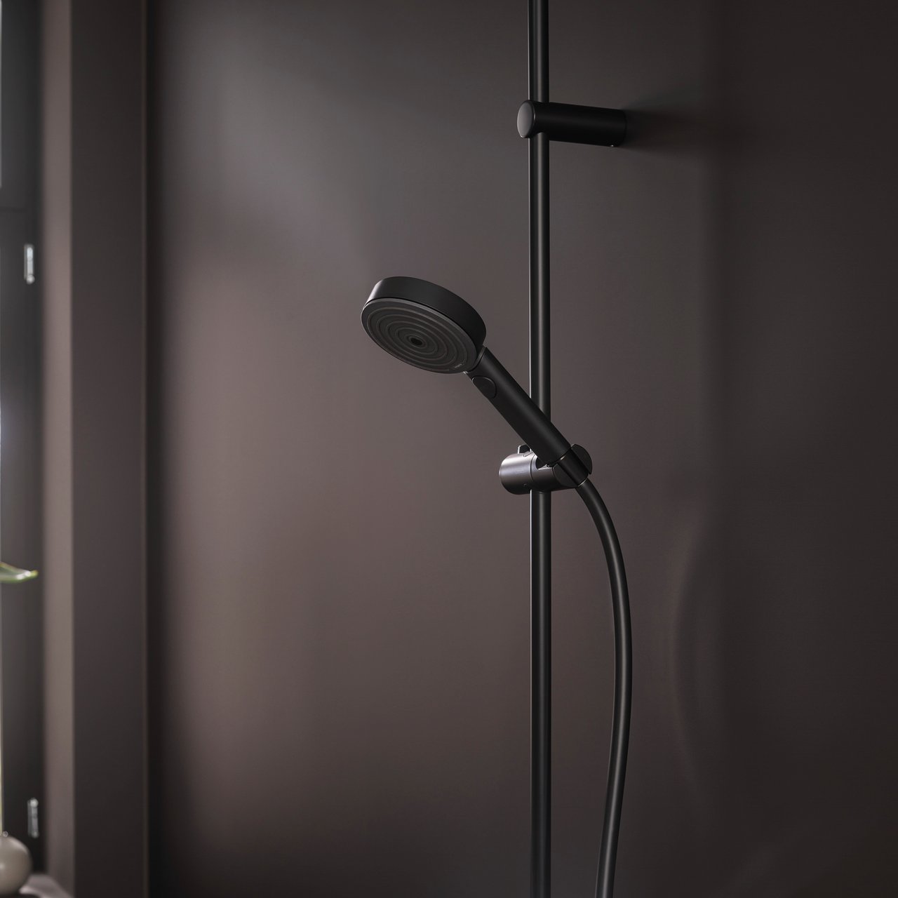 HANSGROHE PULSIFY SELECT S 105 3-SPRAY HÅNDDUSJ MATT SORT HANSGROHE PULSIFY SELECT S 105 3-SPRAY HÅNDDUSJ MATT SORT