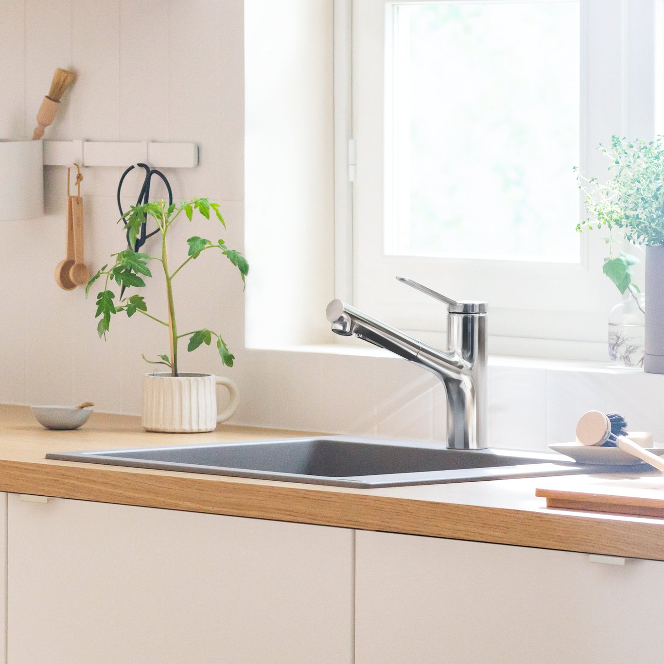 HANSGROHE ZESIS M33 KJØKKENARMATUR 150 KROM M/UTTREKK HANSGROHE ZESIS M33 KJØKKENARMATUR 150 KROM M/UTTREKK