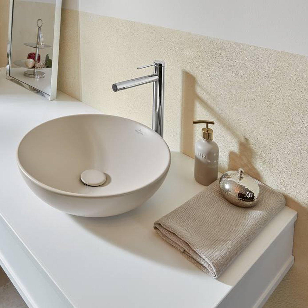 V&B LOOP & FRIENDS SERVANT C+ Ø42 ALMOND V&B LOOP & FRIENDS SERVANT C+ Ø42 ALMOND