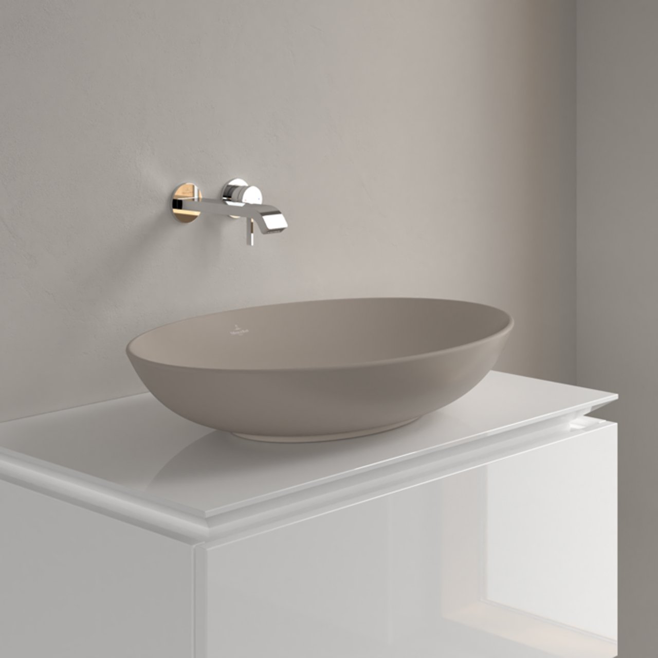 V&B LOOP & FRIENDS OVAL SERVANT C+ 62X42 U/OVERLØP ALMOND V&B LOOP & FRIENDS OVAL SERVANT C+ 62X42 U/OVERLØP ALMOND