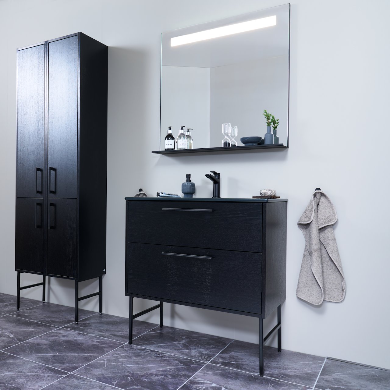 GUSTAVSBERG ARTIC SERVANTSKAP 80 SORT ASK GUSTAVSBERG ARTIC SERVANTSKAP 80 SORT ASK