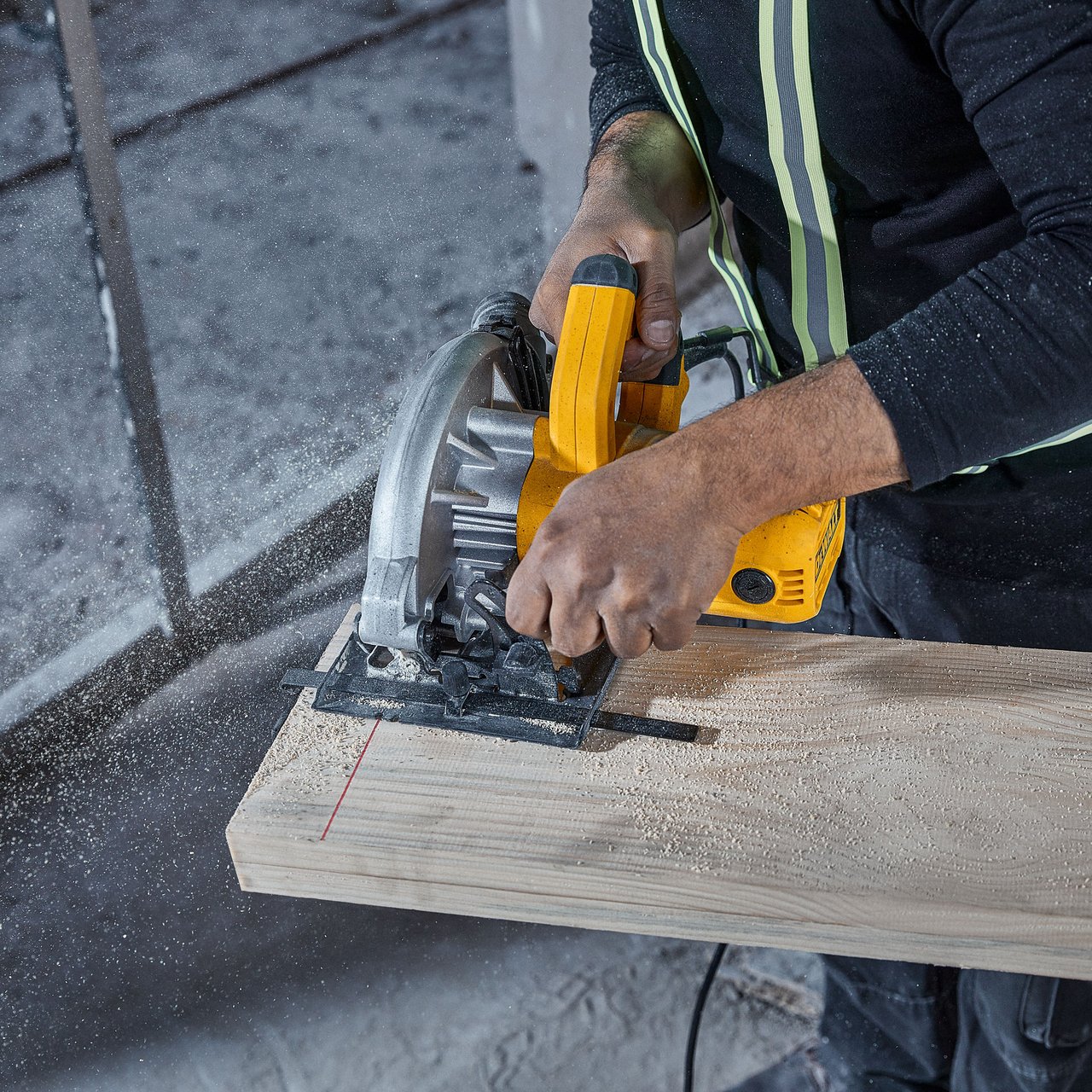 DEWALT SIRKELSAG 230V 190MM DWE5615-QS