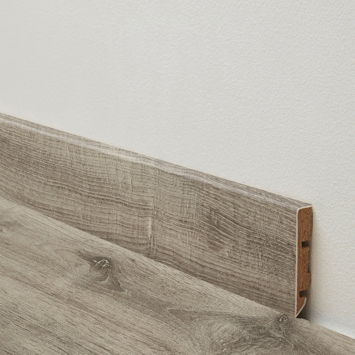 BERRYALLOC LIME EIK 979M SOKKELLIST 2400X14X60 BERRYALLOC LIME EIK 979M SOKKELLIST 2400X14X60