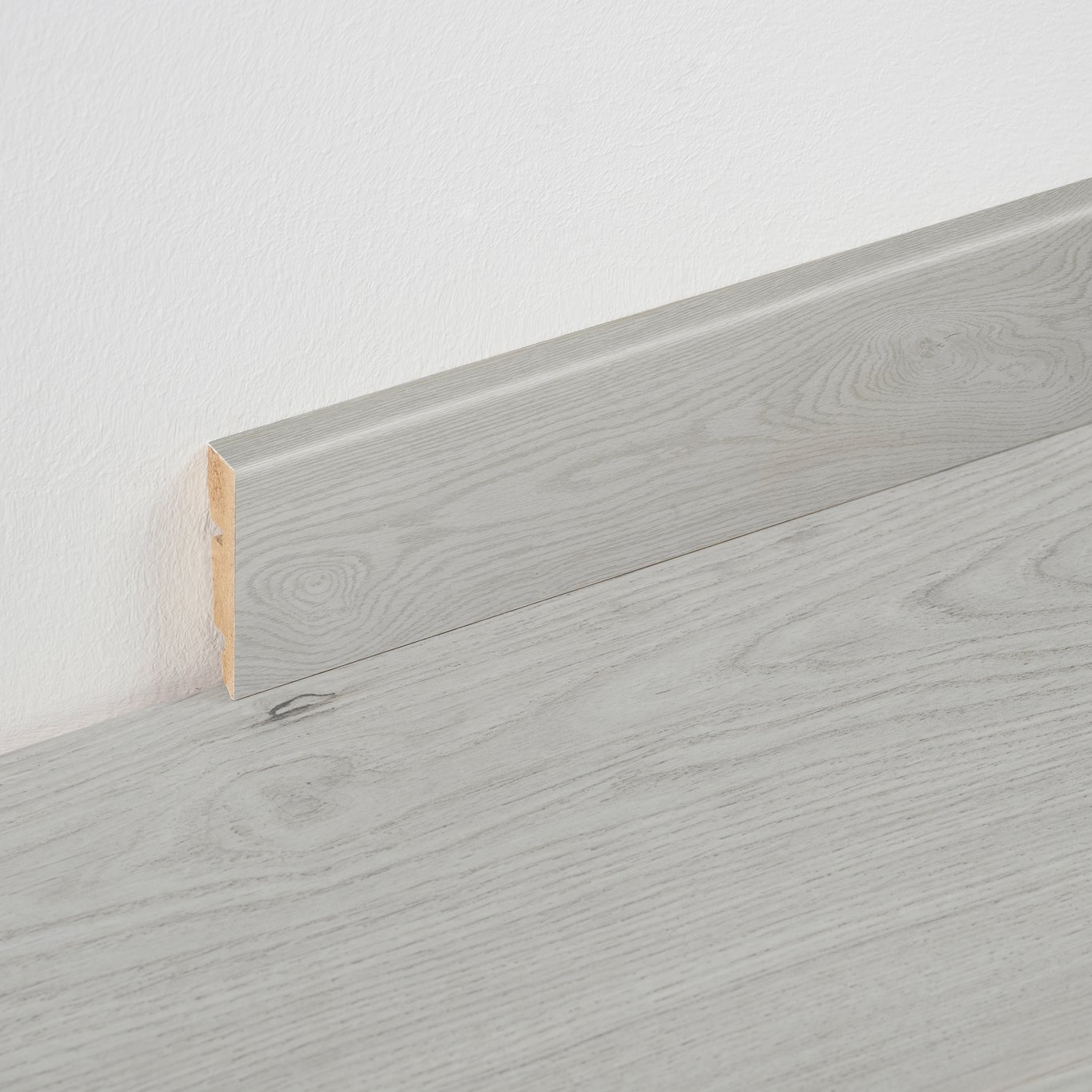 BERRYALLOC SOKKELLIST NEW EMPIRE XL JAZZ HVIT 2400X14X60 MM BERRYALLOC SOKKELLIST NEW EMPIRE XL JAZZ HVIT 2400X14X60 MM