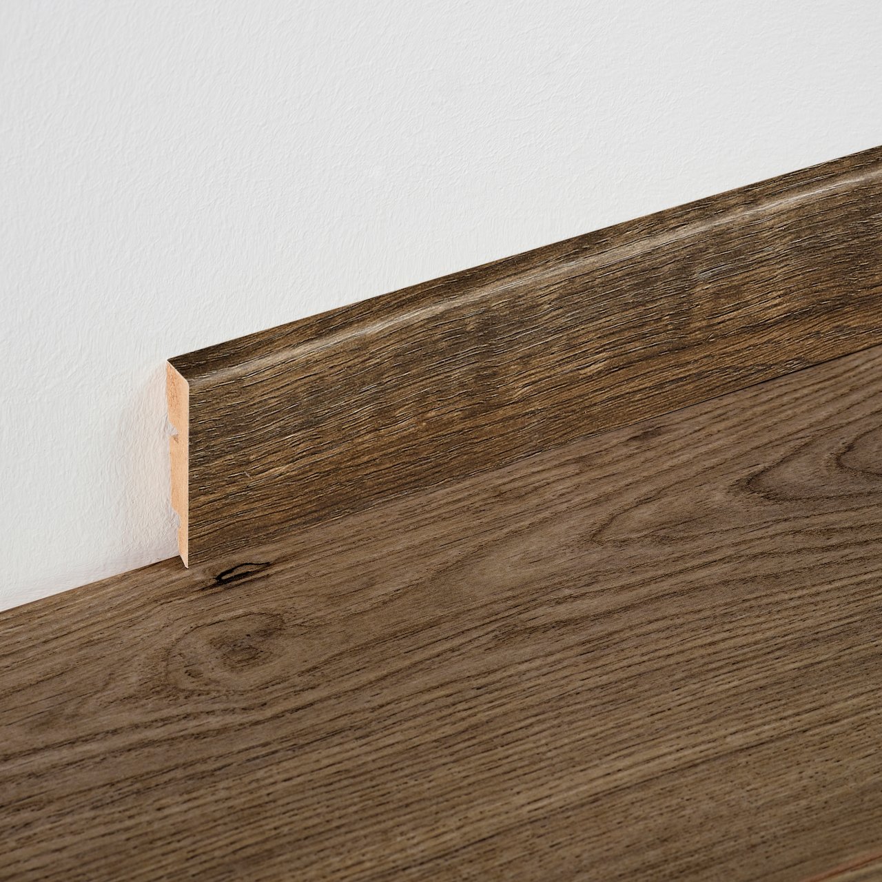 BERRYALLOC JAVA BRUN SOKKELLIST 2,4M BERRYALLOC JAVA BRUN SOKKELLIST 2,4M