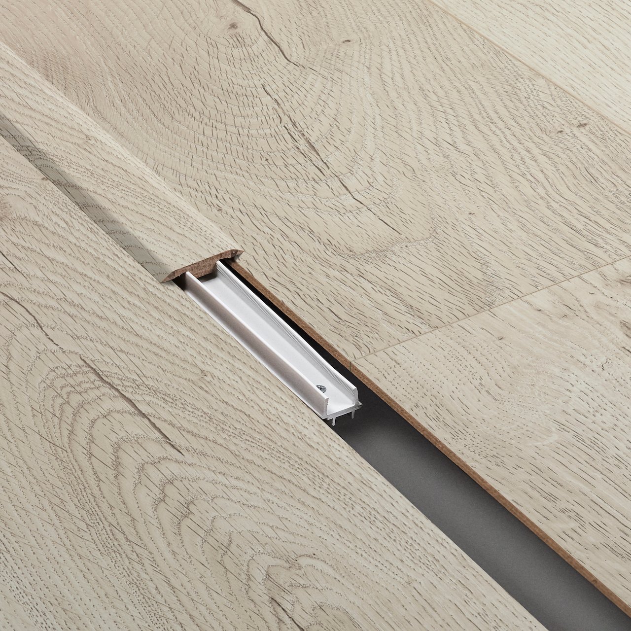 BERRYALLOC T-LIST CANYON LIGHT 2,4M BERRYALLOC T-LIST CANYON LIGHT 2,4M