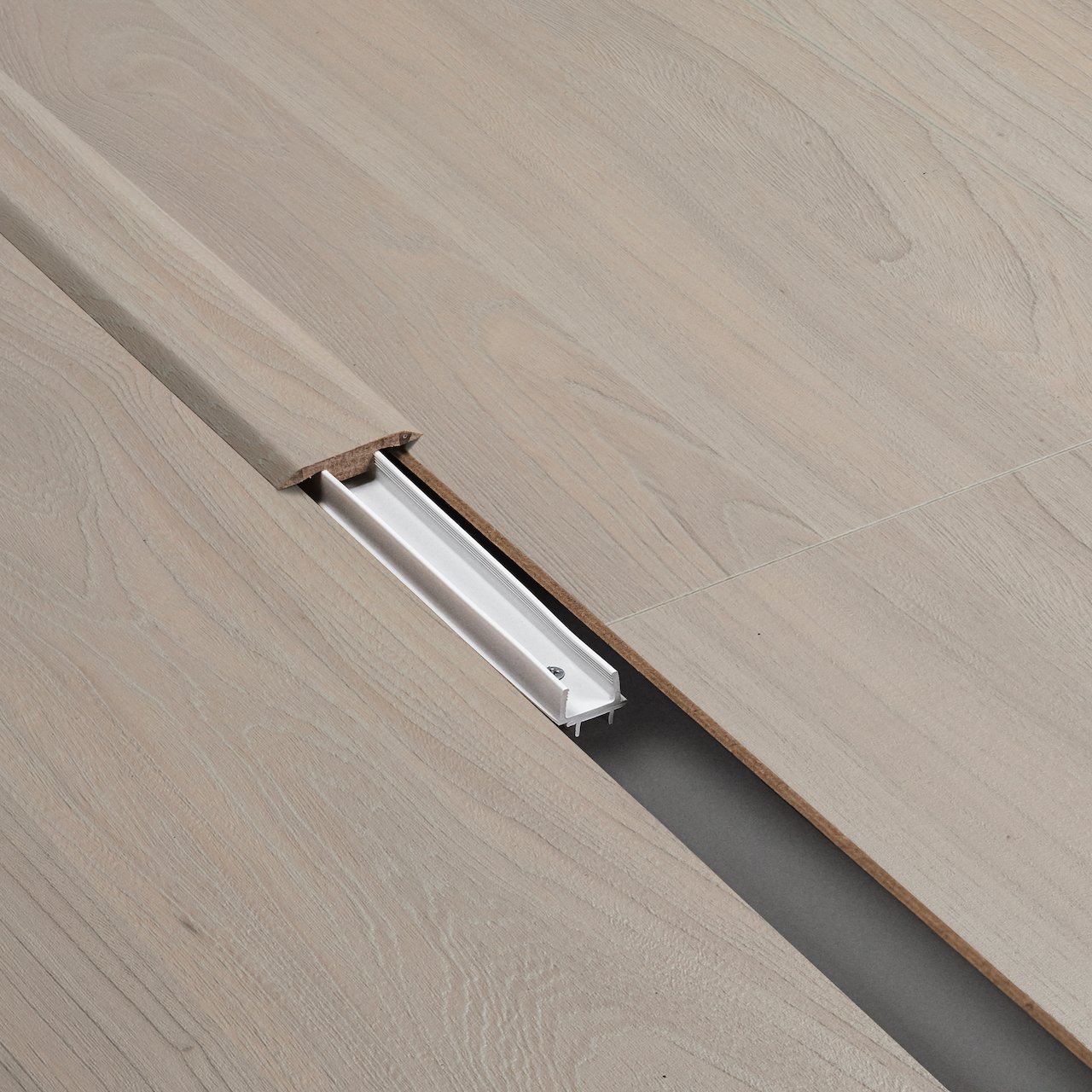 BERRYALLOC T-LIST ALM LYS 2,4M BERRYALLOC T-LIST ALM LYS 2,4M