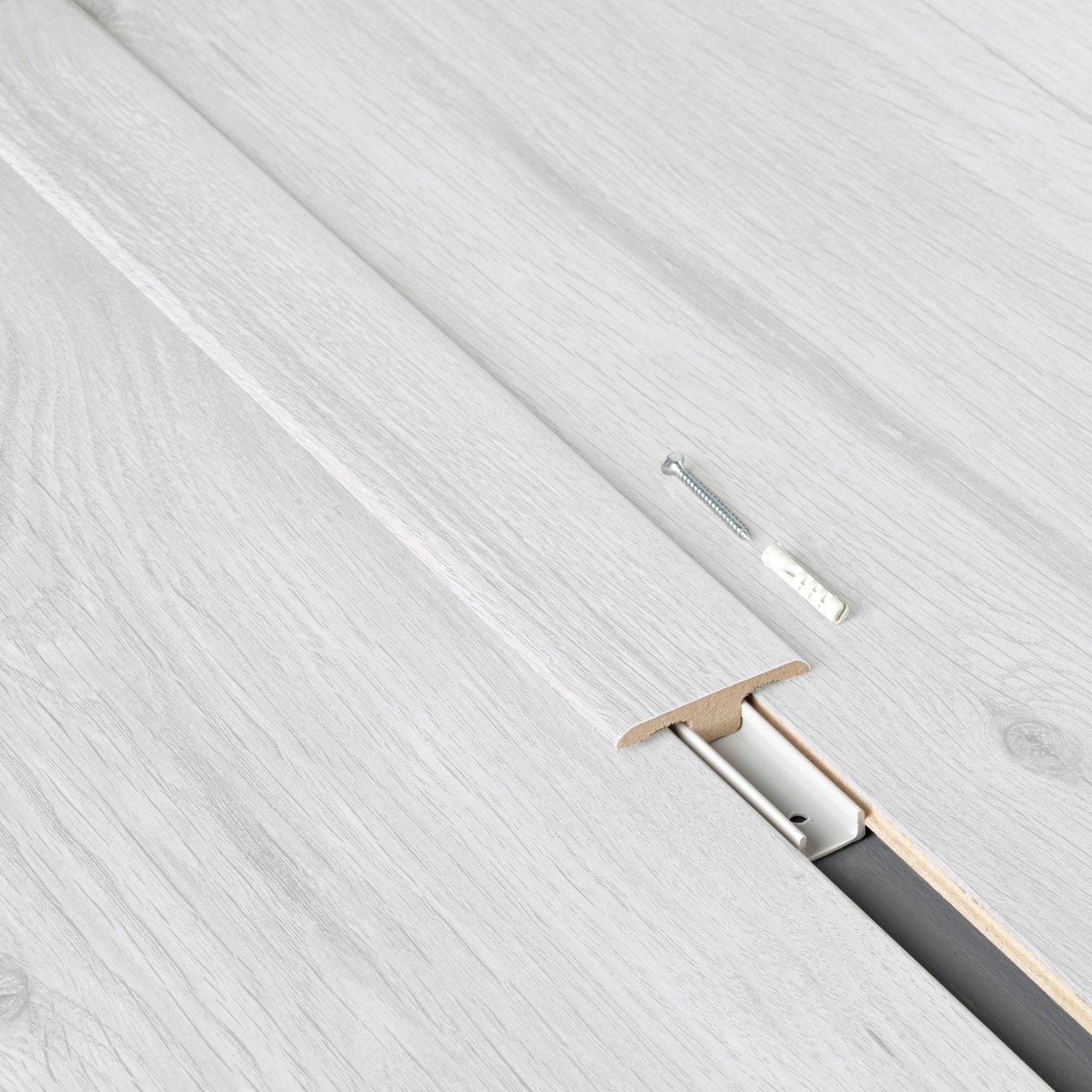 BERRYALLOC T-LIST 1 M COUNTRY WHITE GREY