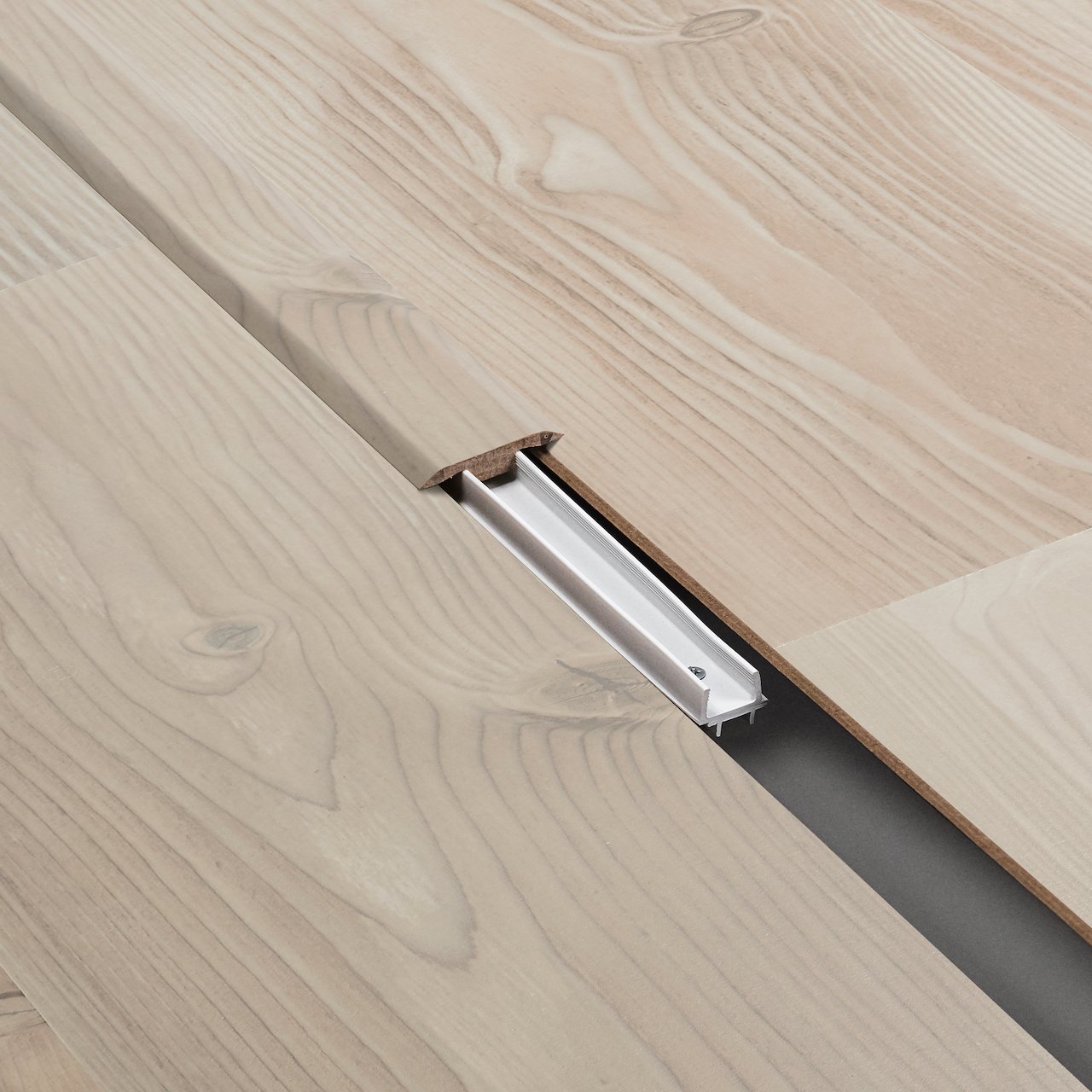 BERRYALLOC T-LIST RAGNAR LIGHT SAND B8523 BERRYALLOC T-LIST RAGNAR LIGHT SAND B8523