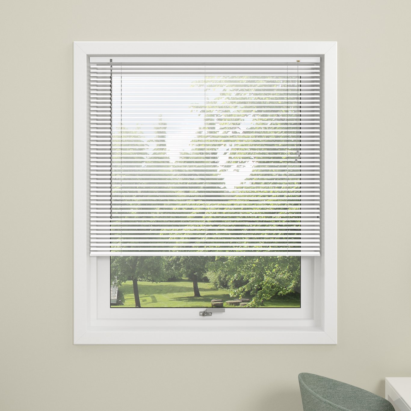 DEBEL ALUPERSIENNE TWIST 25MM HVIT 120X220 DEBEL ALUPERSIENNE TWIST 25MM HVIT 120X220