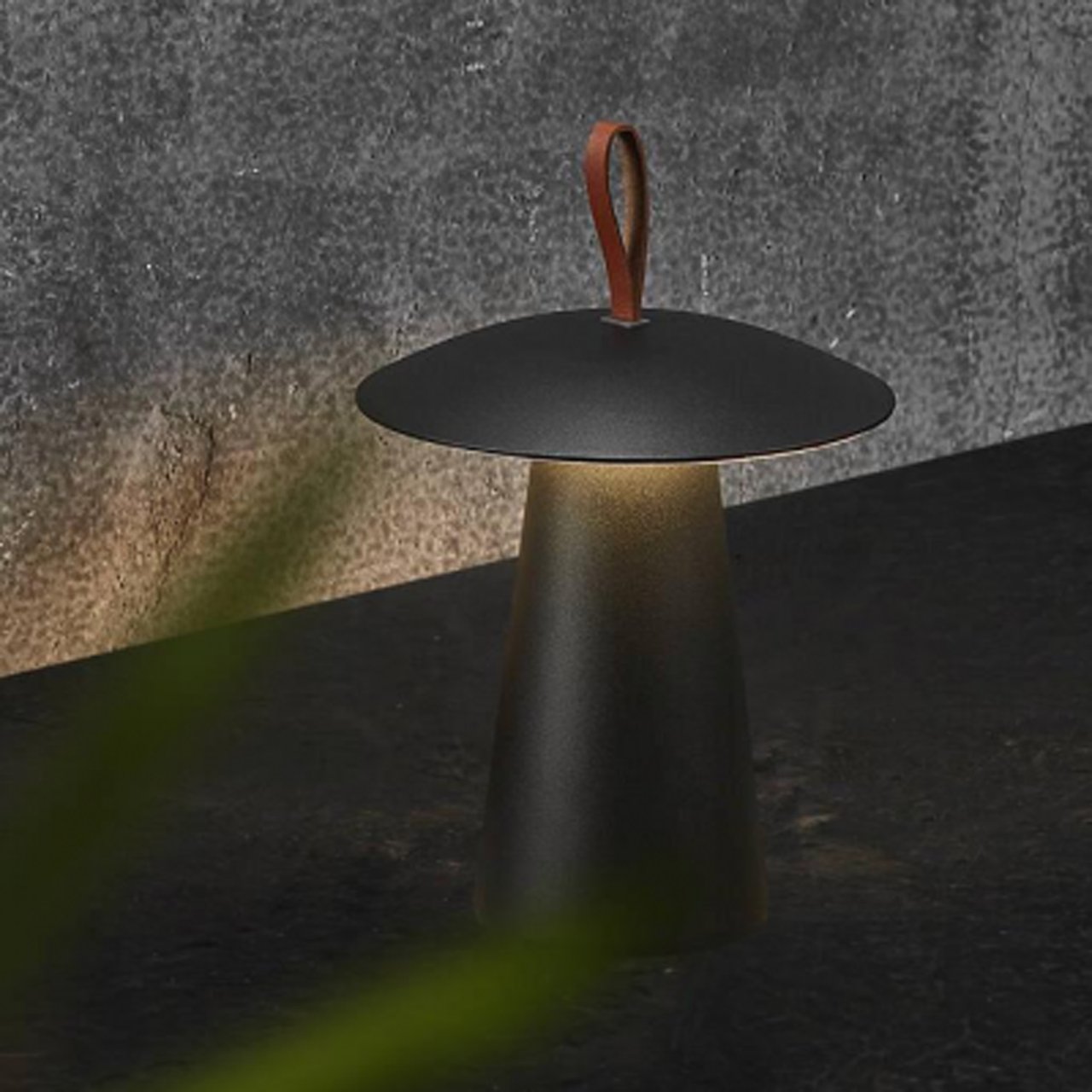 NORDLUX ARA TO GO LED BATTERIDREVET SORT NORDLUX ARA TO GO LED BATTERIDREVET SORT