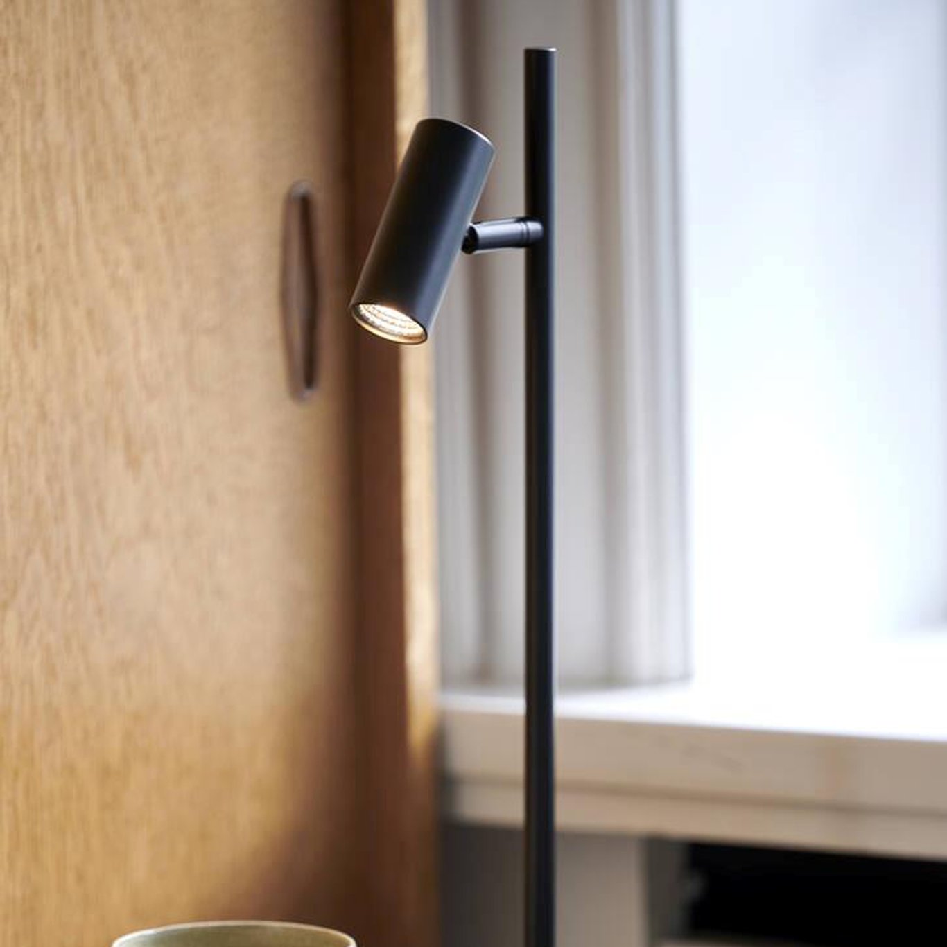 NORDLUX OMARI BORDLAMPE LED SORT NORDLUX OMARI BORDLAMPE LED SORT