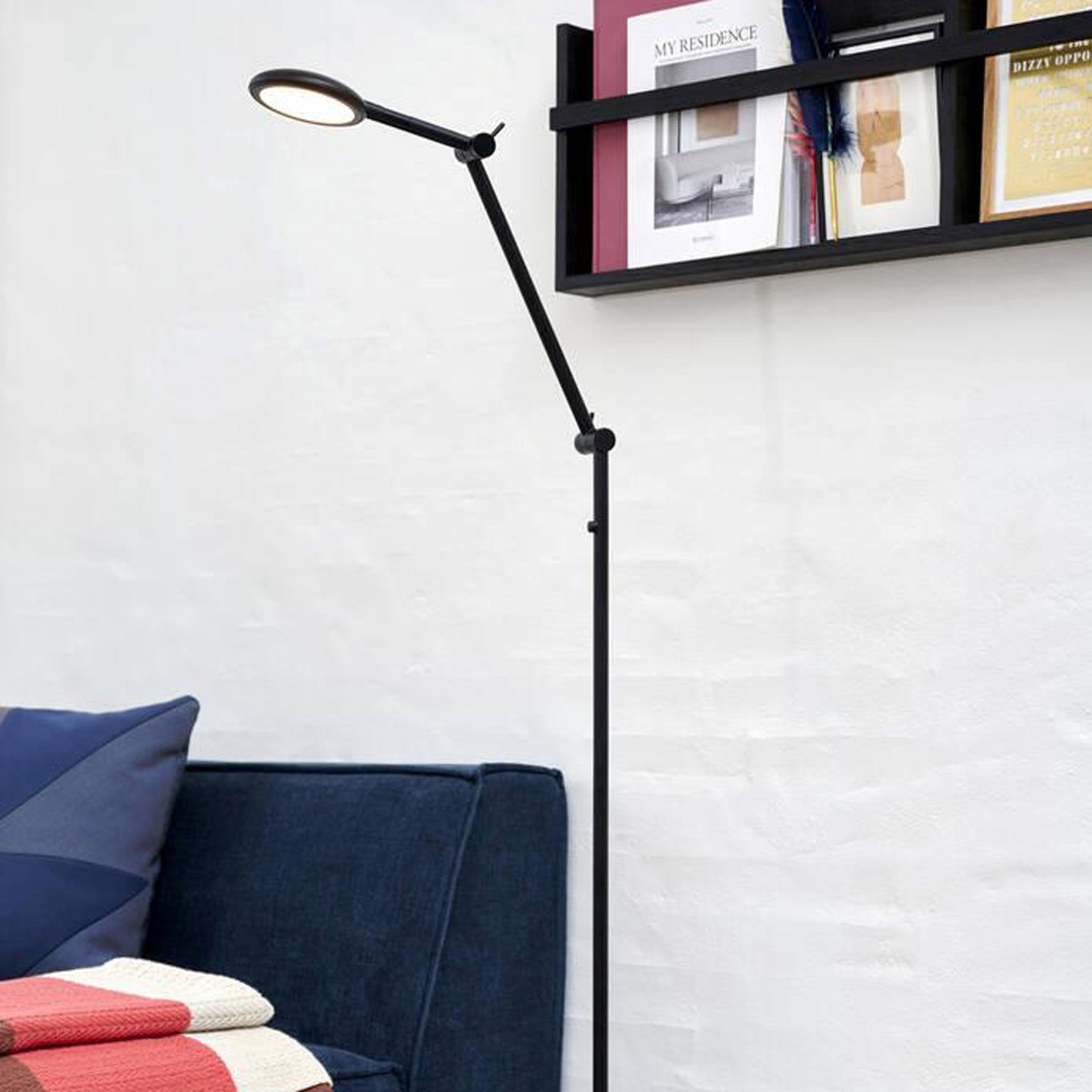 NORDLUX BEND ENKEL GULVLAMPE LED SORT NORDLUX BEND ENKEL GULVLAMPE LED SORT