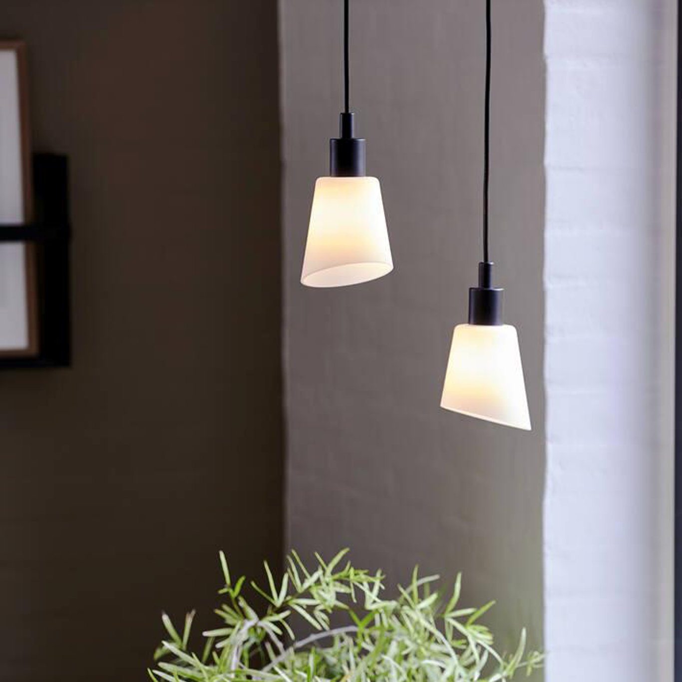 NORDLUX MOLLI PENDEL E14 SORT/OPALHVIT NORDLUX MOLLI PENDEL E14 SORT/OPALHVIT