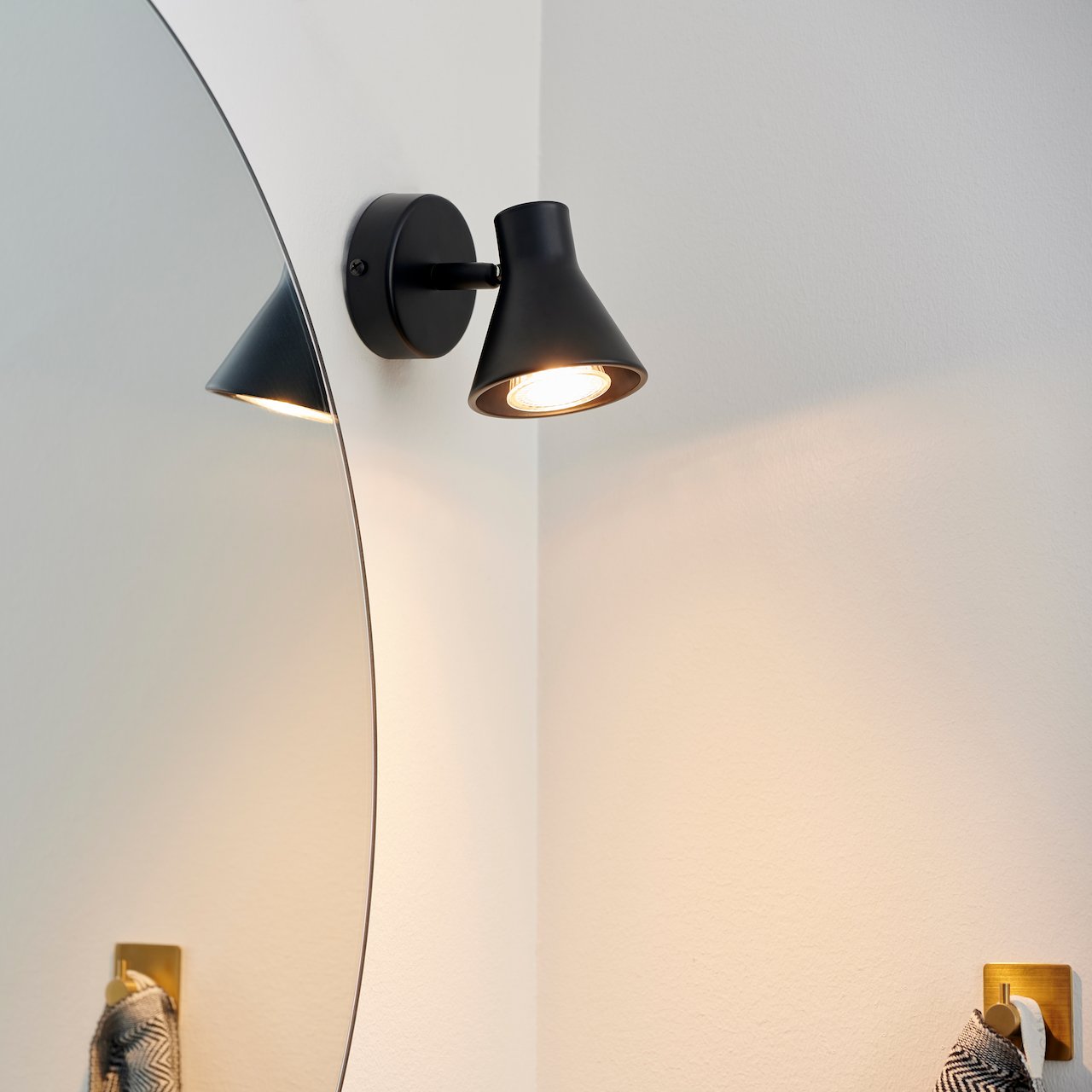 NORDLUX EIK VEGGLAMPE GU10 MATT SORT NORDLUX EIK VEGGLAMPE GU10 MATT SORT