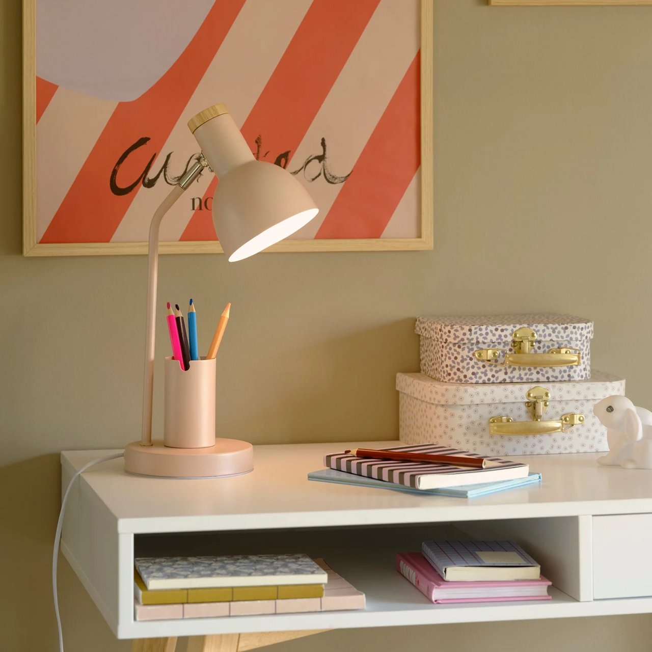 NORDLUX DEVONE BORDLAMPE STØVETE ROSA NORDLUX DEVONE BORDLAMPE STØVETE ROSA