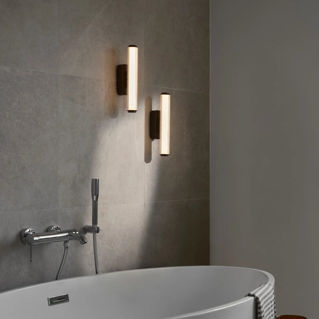 NORDLUX VIRELLE 32 VEGGLAMPE SORT