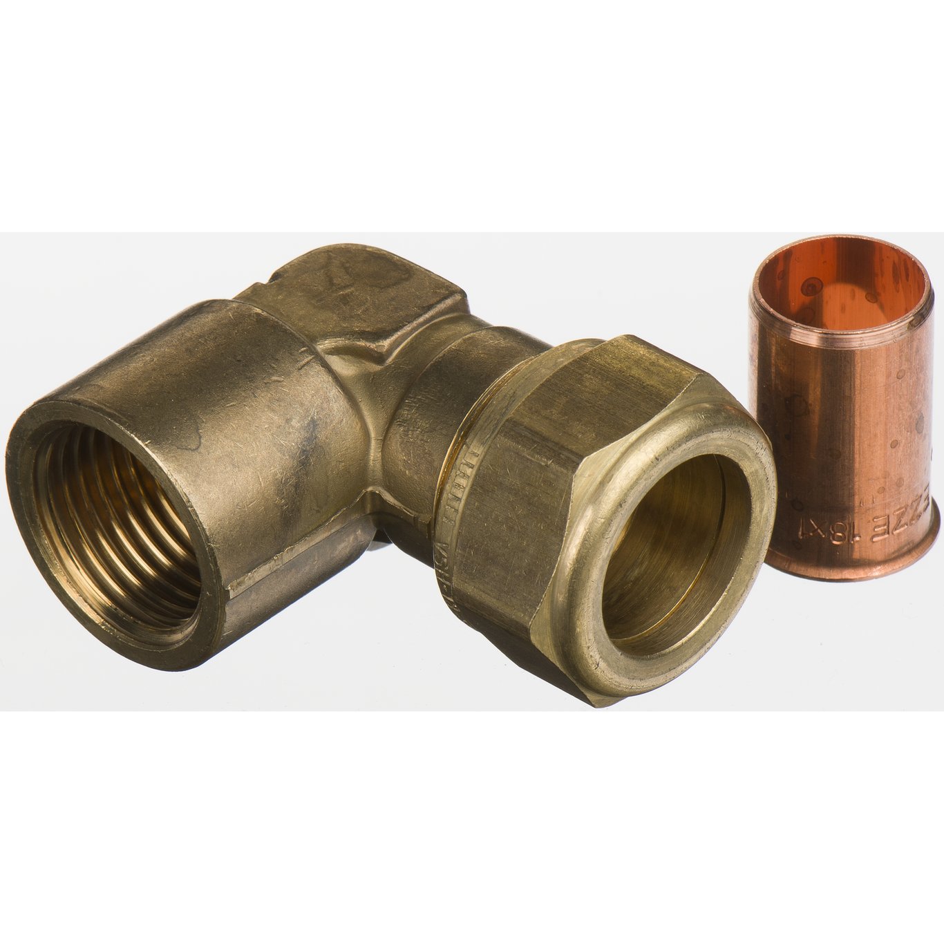 FIX-PRO VINKEL M/MUFFE 18MM X 1/2" TIL KOBBERRØR