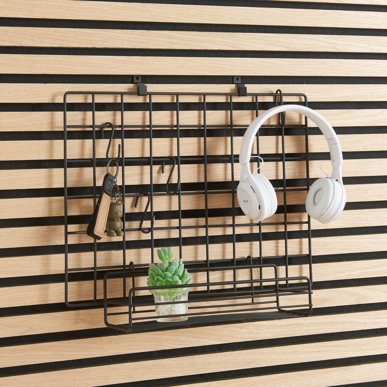 MILLEX ORGANIZER TIL AKUSTIKKPANEL INKL. 4 S-KROKER OG HYLLE MILLEX ORGANIZER TIL AKUSTIKKPANEL INKL. 4 S-KROKER OG HYLLE