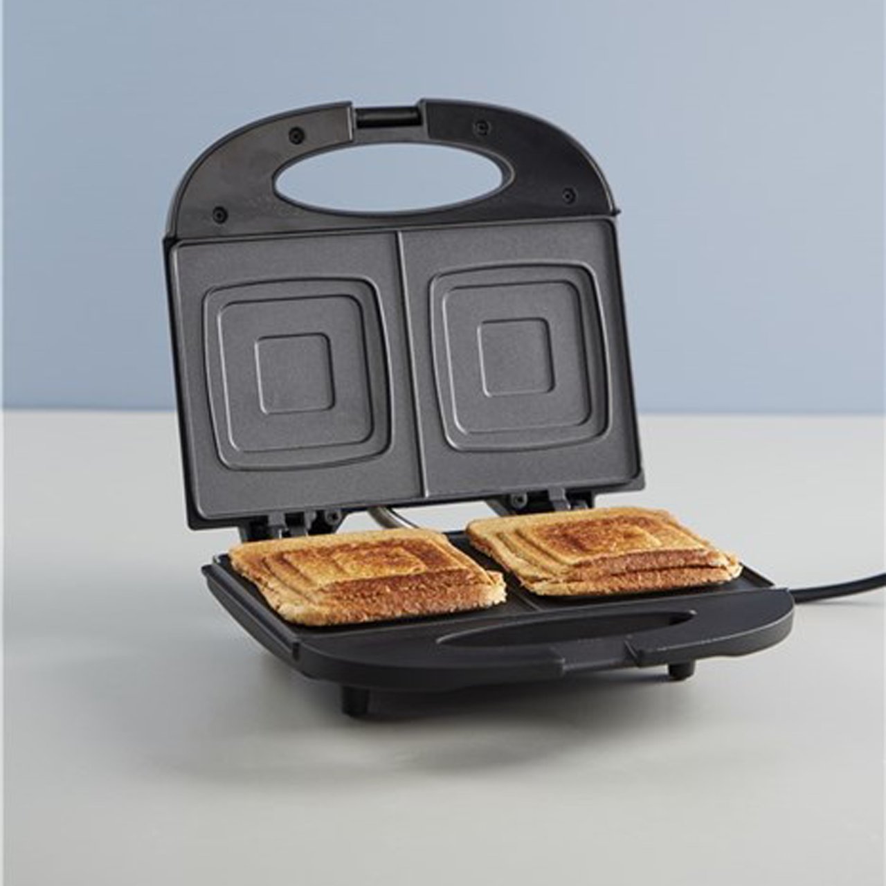 DAY SANDWICH TOASTER 750W DAY SANDWICH TOASTER 750W