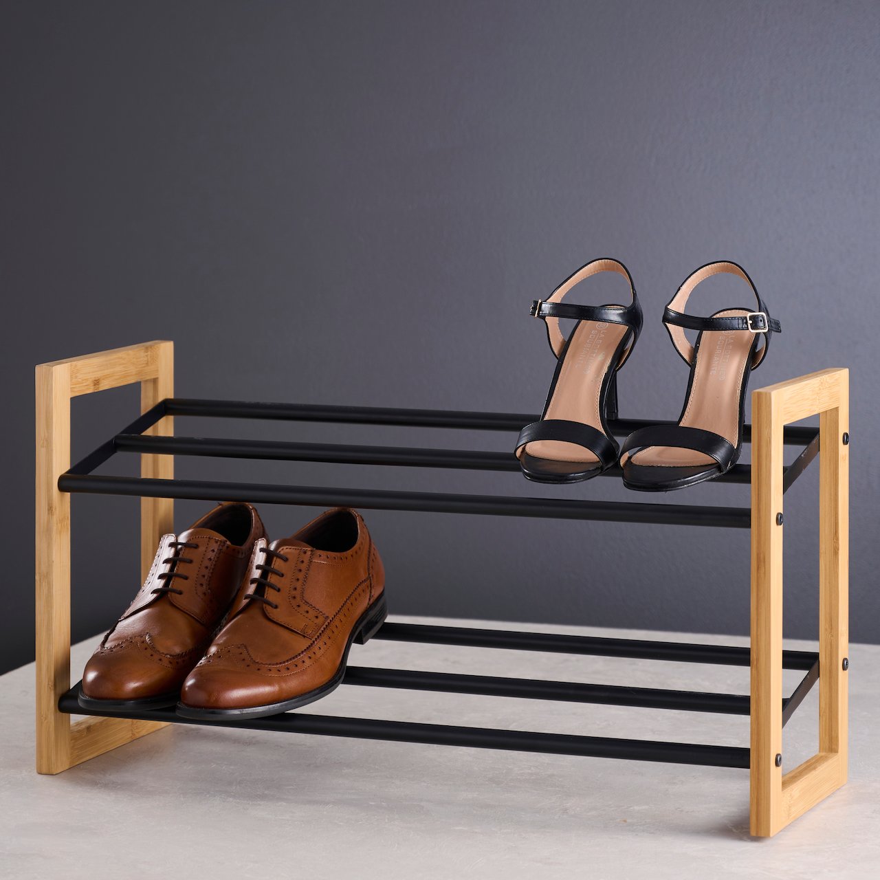 DAY SKOHYLLE M/2 HYLLER 65,5X23X35 CM BAMBUS/SORT DAY SKOHYLLE M/2 HYLLER 65,5X23X35 CM BAMBUS/SORT