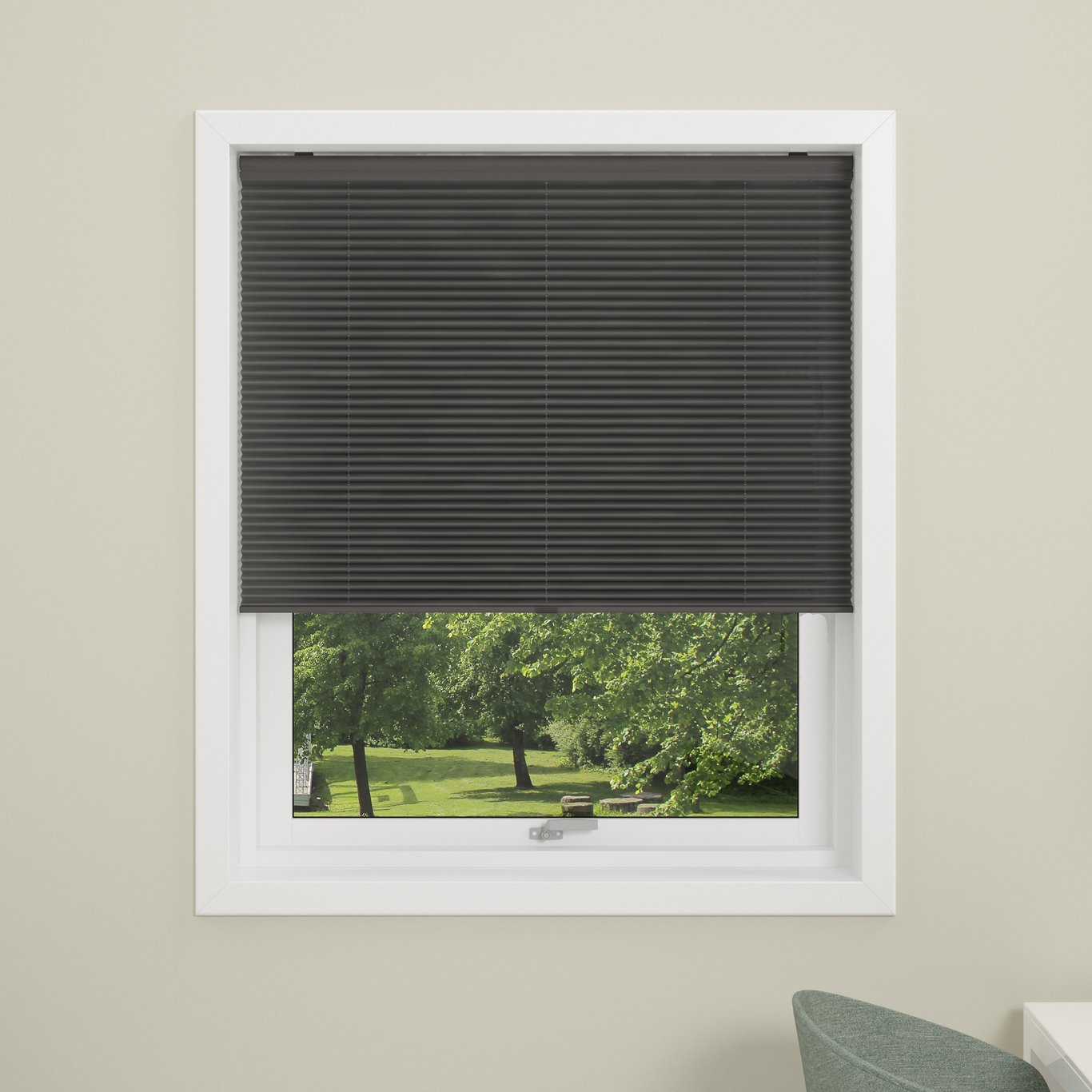 DEBEL PLISSÉGARDIN TOUCH LYSDEMPENDE GRÅ 130X160