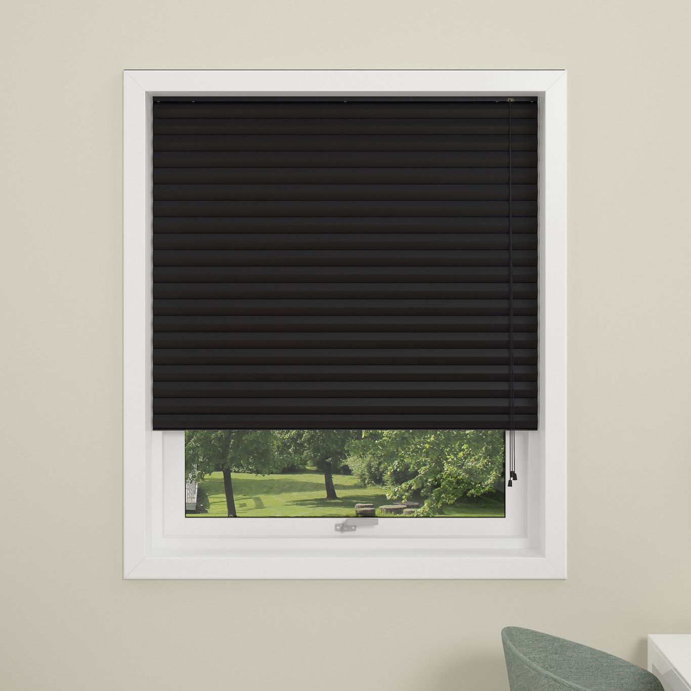 DEBEL PLISSÉGARDIN DUBAI LYSTETT SORT 110X130 DEBEL PLISSÉGARDIN DUBAI LYSTETT SORT 110X130