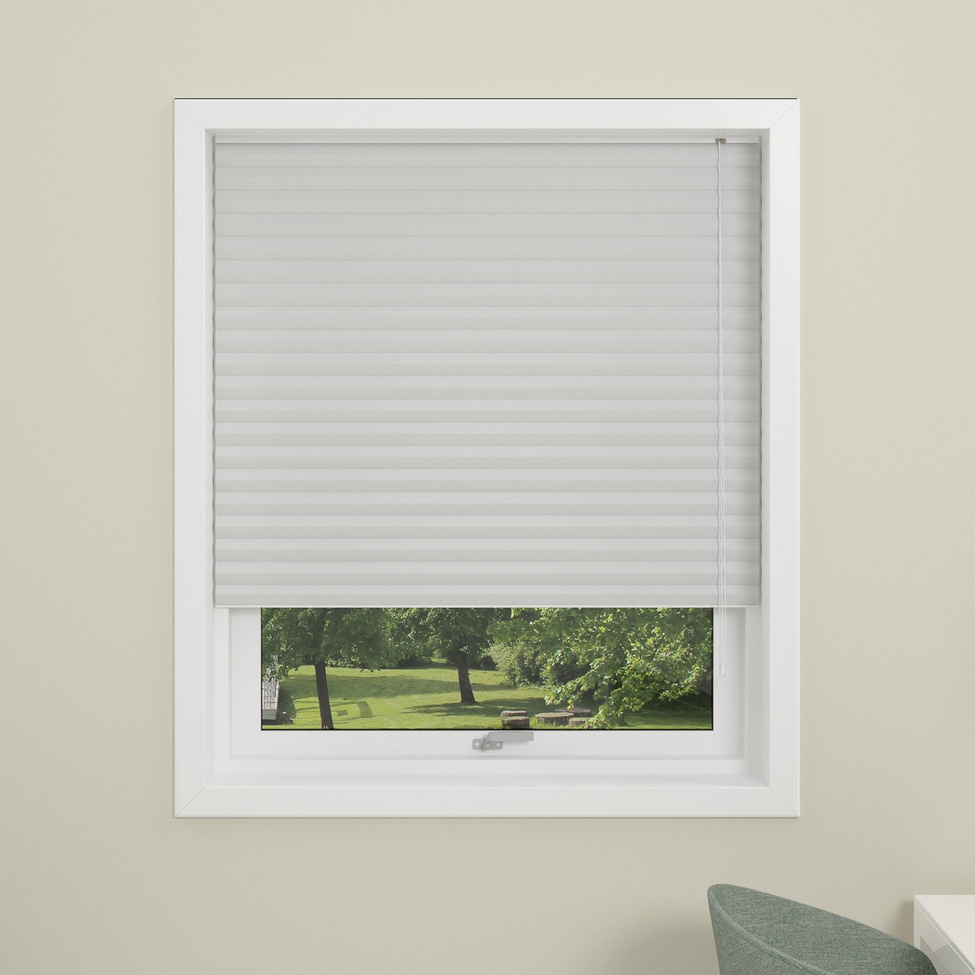DEBEL PLISSÉGARDIN DUBAI LYSTETT HVIT 110X130 DEBEL PLISSÉGARDIN DUBAI LYSTETT HVIT 110X130