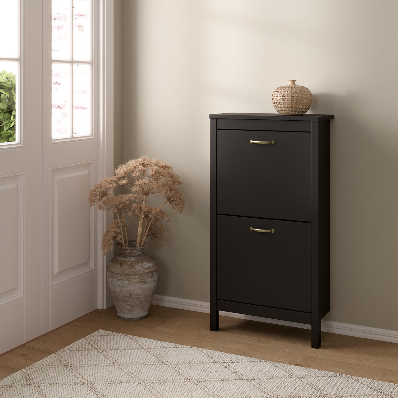 LIND LEONA SKOSKAP SORT 2 DØRER 54X25X103 LIND LEONA SKOSKAP SORT 2 DØRER 54X25X103