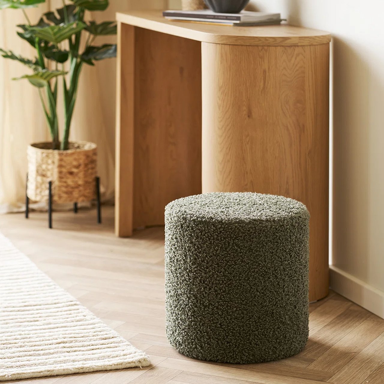 HOUSE NORDIC EJBY PUFF FLØYEL GRØNN Ø34X36