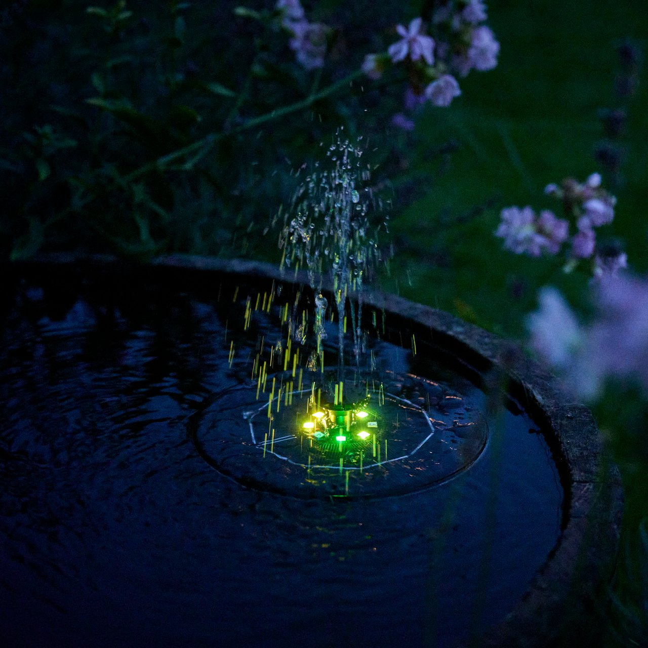 OUTFIT VANNFONTENE SOLAR M/LED OUTFIT VANNFONTENE SOLAR M/LED